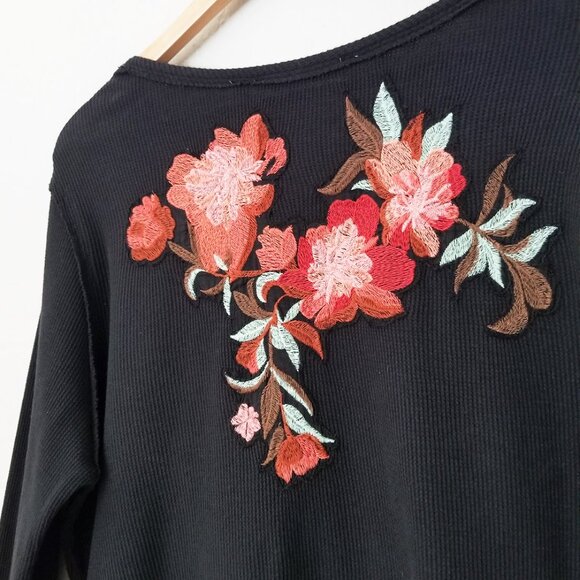 Soft Surroundings Wildflower Floral Embroidered Thermal Top Waffle Knit Black L - Picture 13 of 16
